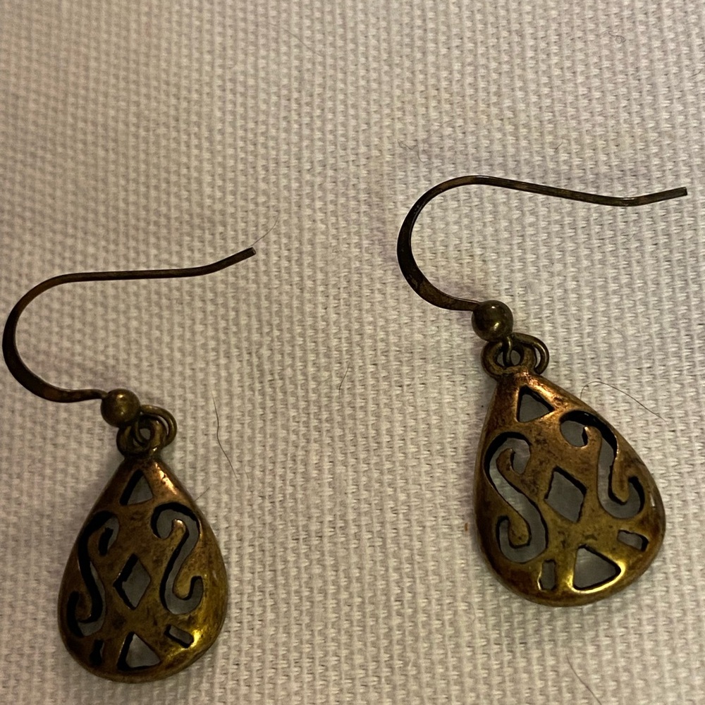 Vintage Filagree Dangle Earrings Lia Sophia 1.5”